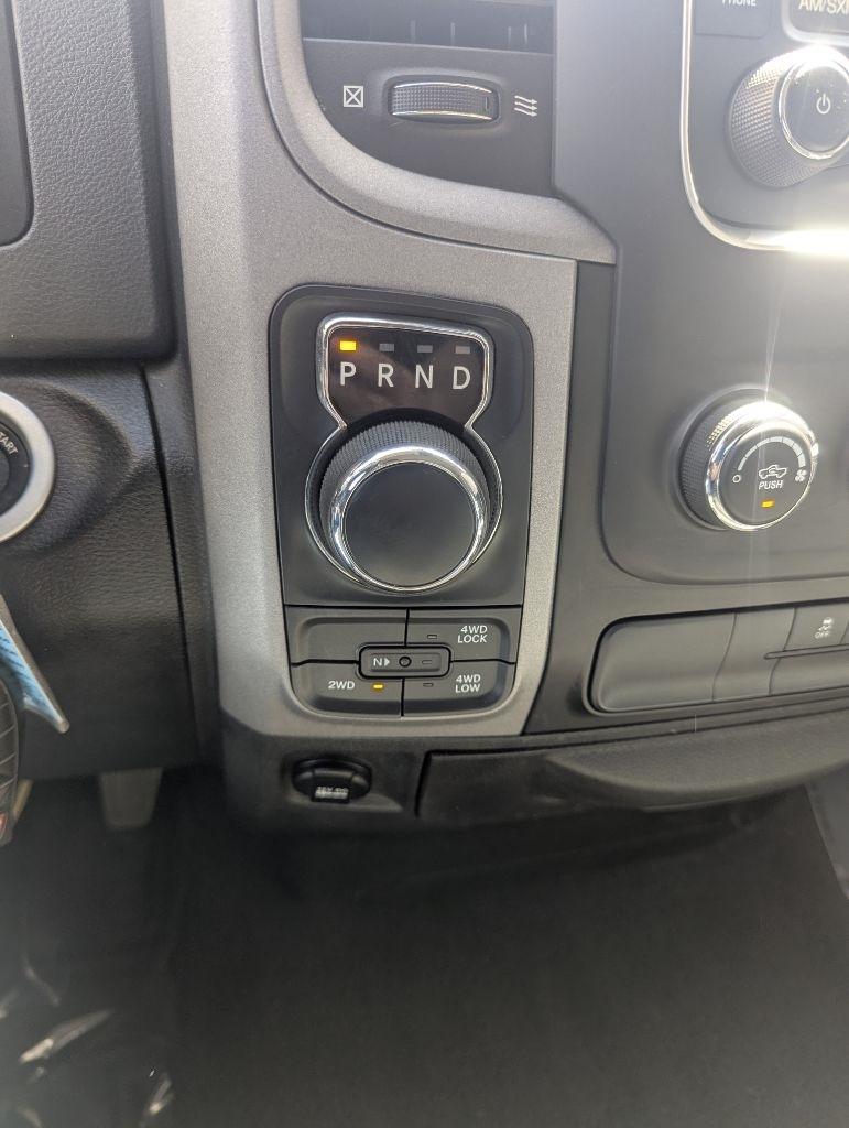 RAM 1500 Tradesman Quad Cab 4WD 2014