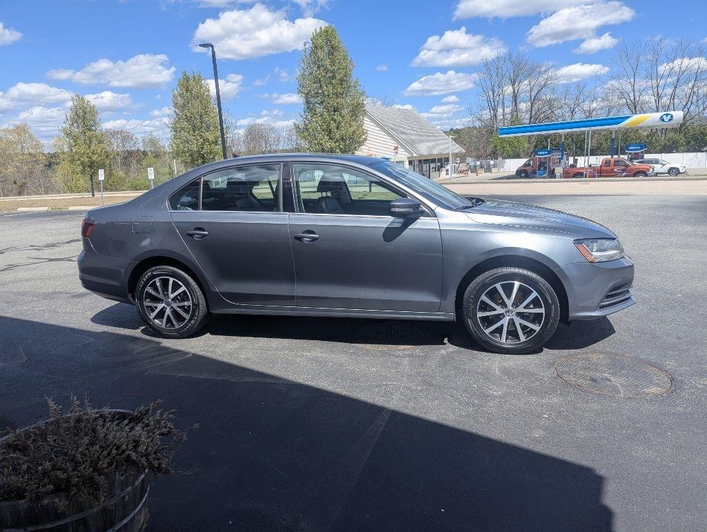 Volkswagen Jetta 1.4T SE 6A 2017