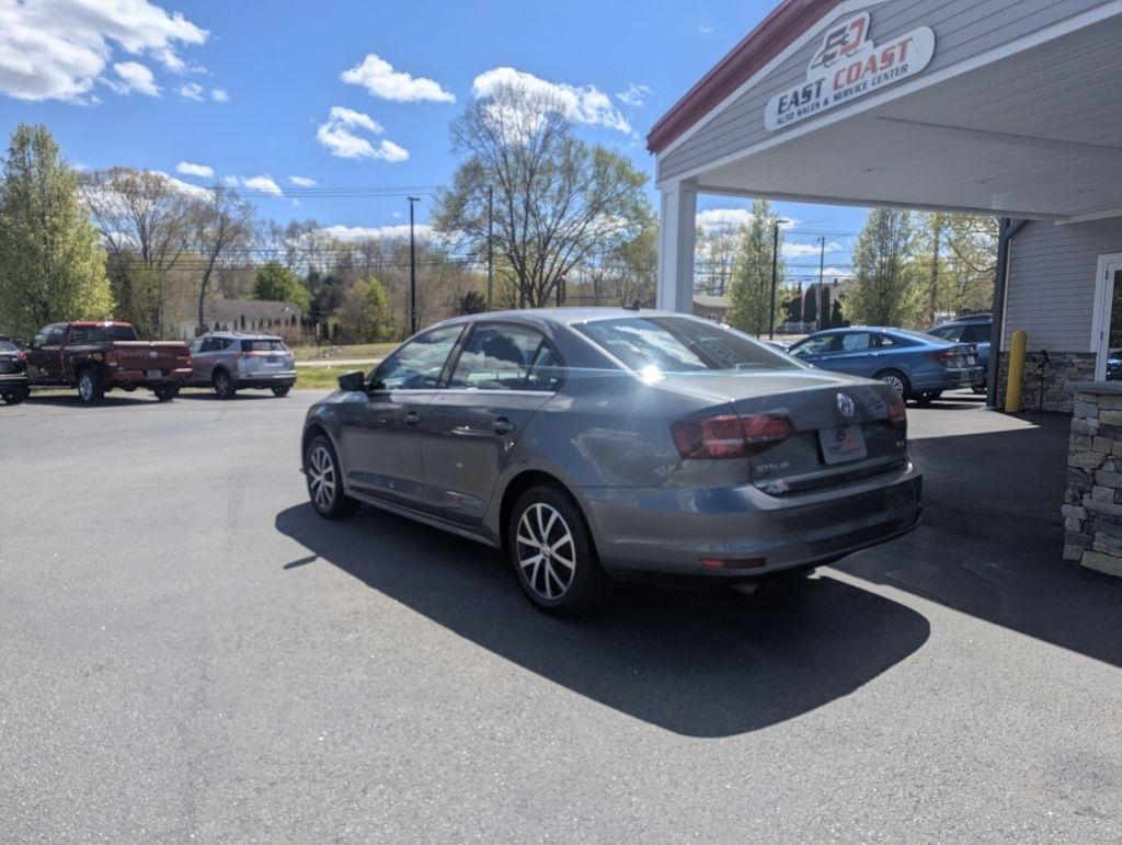 Volkswagen Jetta 1.4T SE 6A 2017