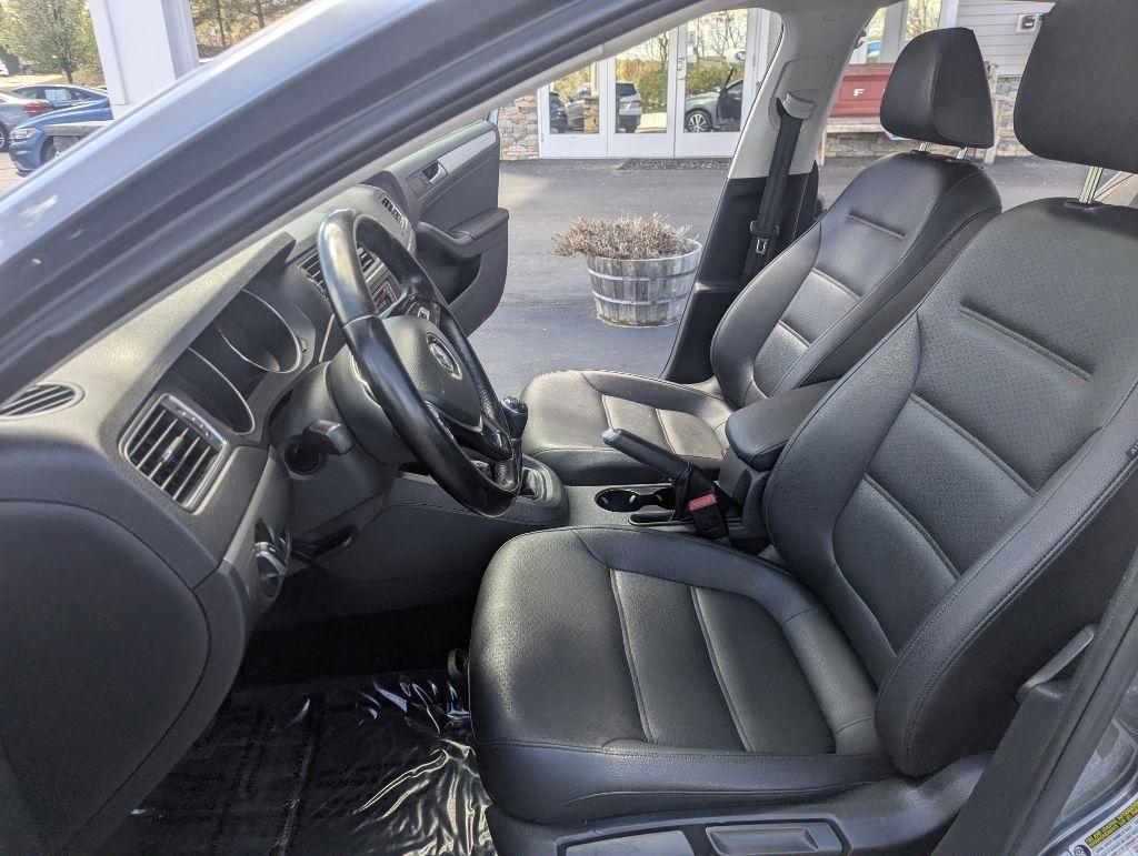 Volkswagen Jetta 1.4T SE 6A 2017