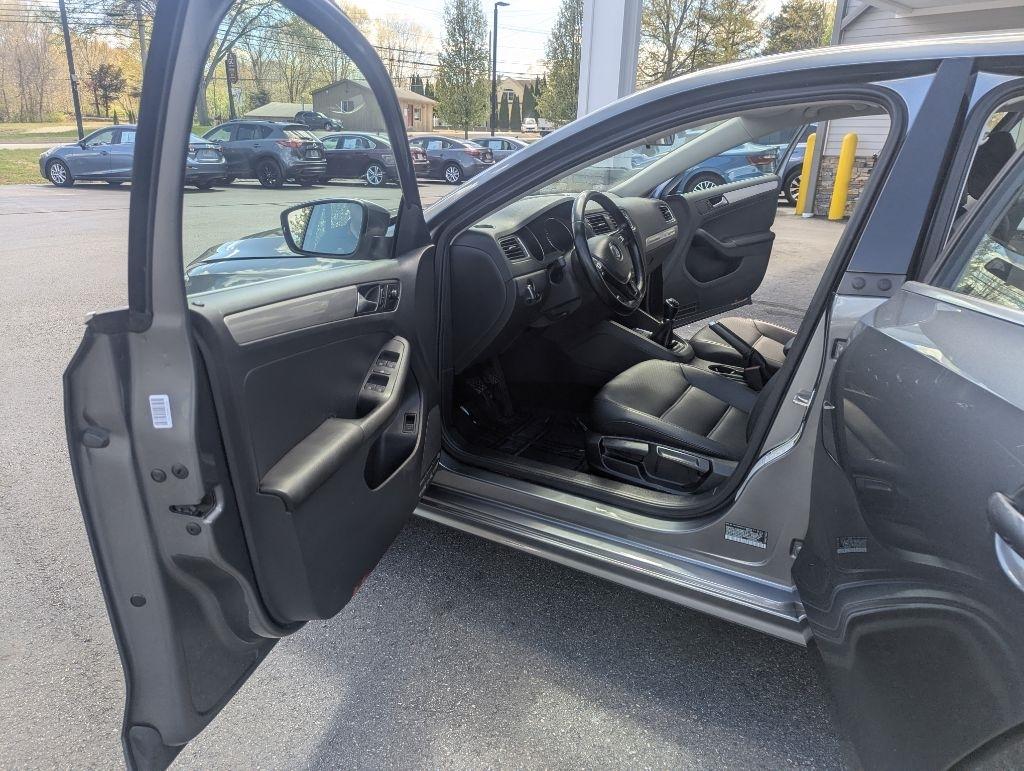 Volkswagen Jetta 1.4T SE 6A 2017
