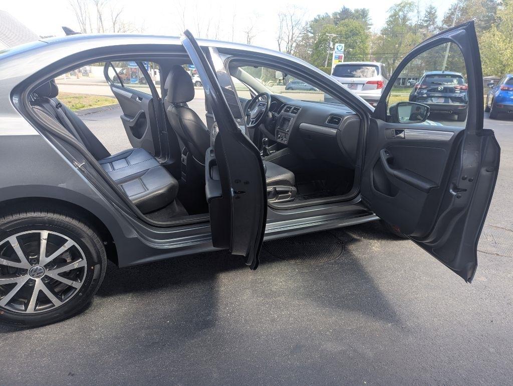 Volkswagen Jetta 1.4T SE 6A 2017