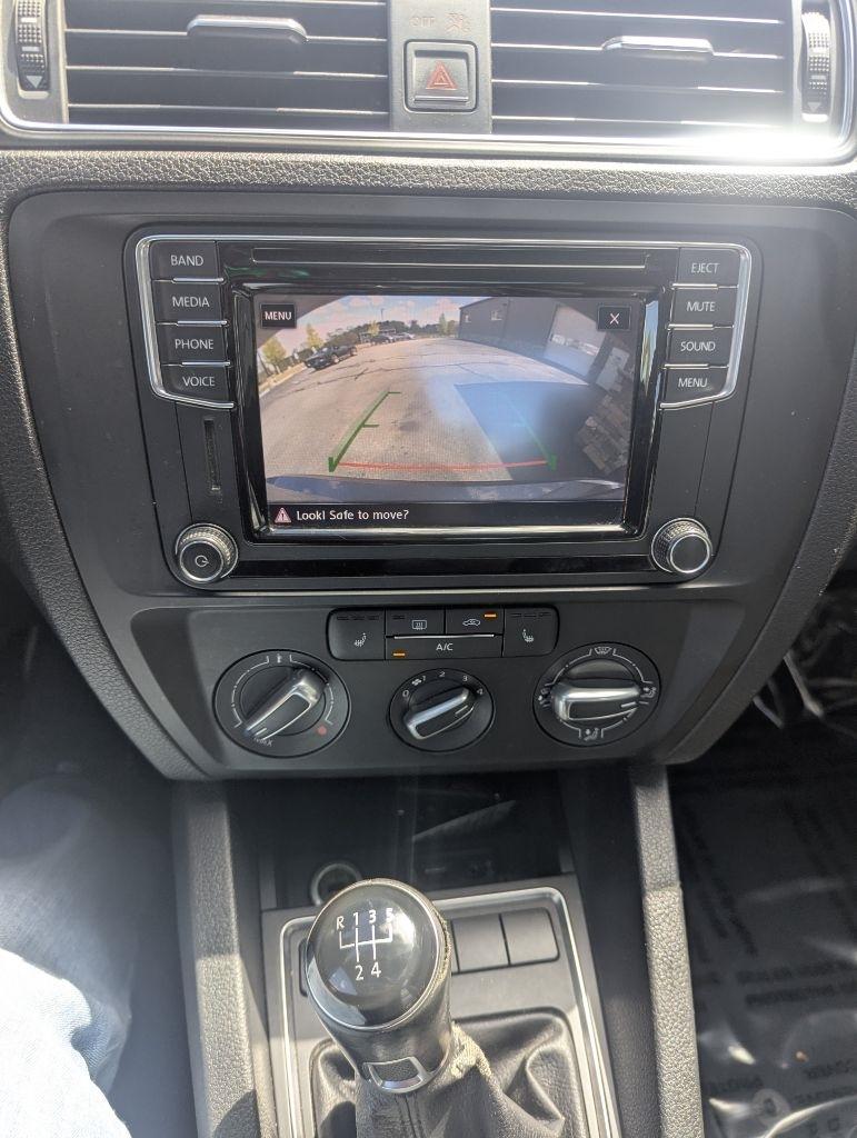 Volkswagen Jetta 1.4T SE 6A 2017