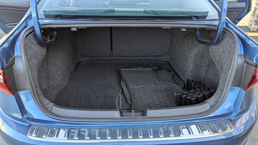 Volkswagen Jetta 1.4T S 6M 2019