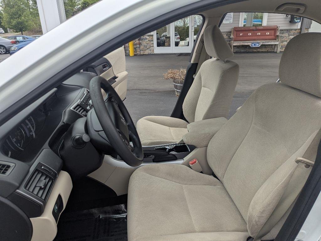 Honda Accord LX Sedan CVT 2013