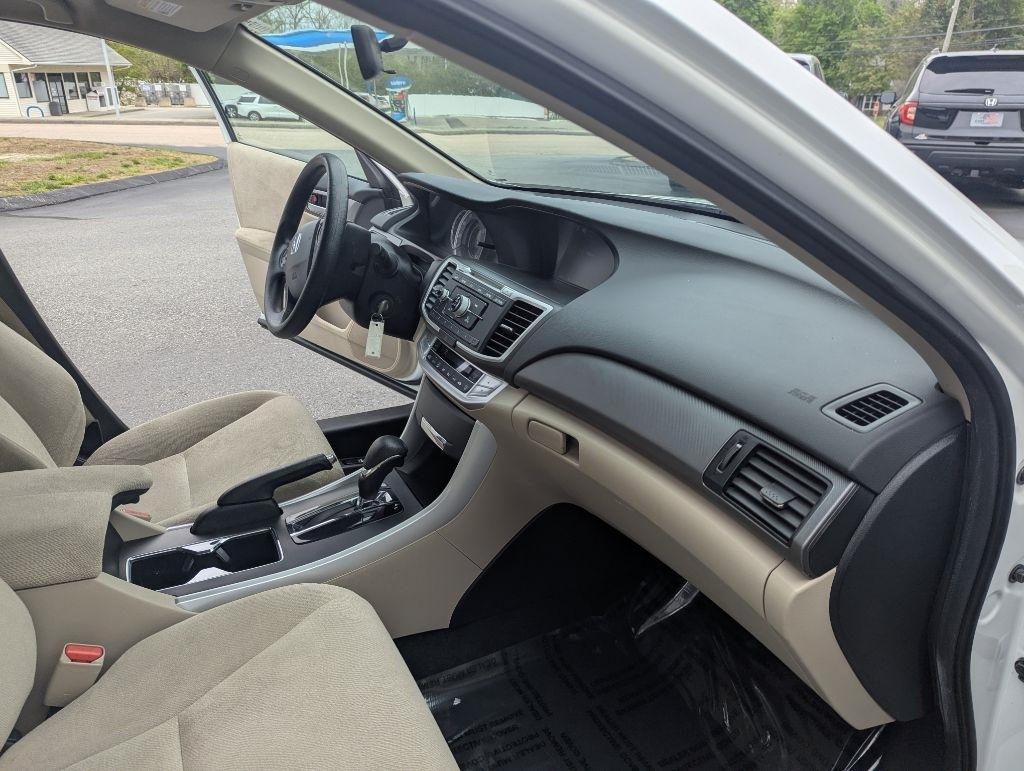 Honda Accord LX Sedan CVT 2013