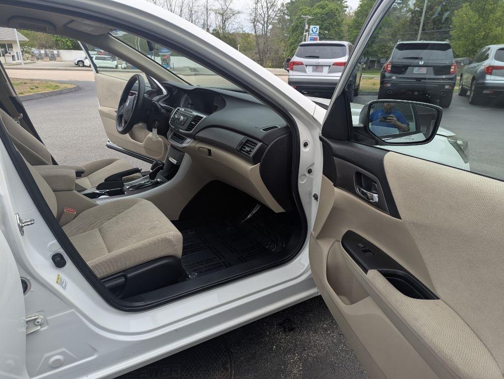Honda Accord LX Sedan CVT 2013