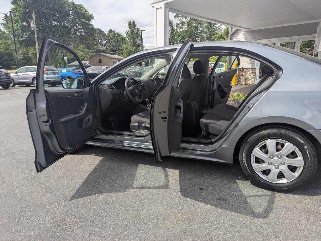 Volkswagen Jetta Sedan 4dr Auto S 2014