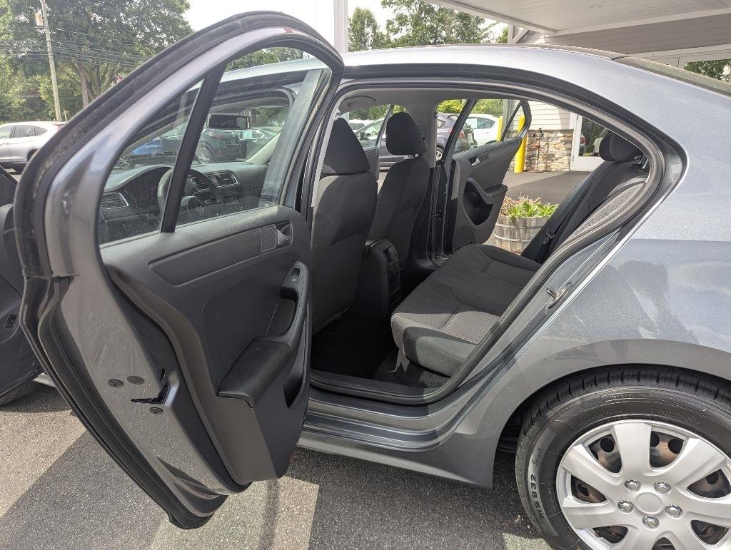 Volkswagen Jetta Sedan 4dr Auto S 2014