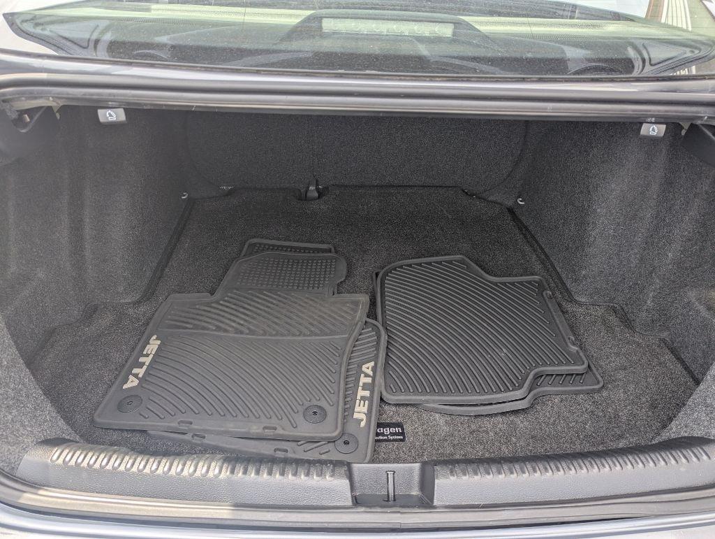Volkswagen Jetta Sedan 4dr Auto S 2014