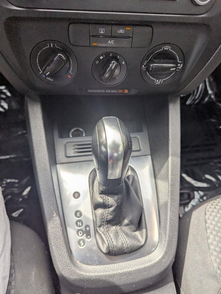Volkswagen Jetta Sedan 4dr Auto S 2014