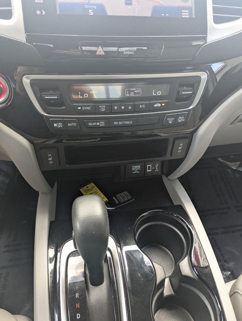Honda Ridgeline RTL-E 4x4 Crew Cab 5.3' Bed 2017