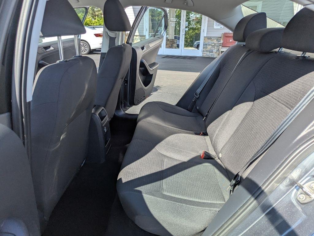 Volkswagen Jetta Sedan 4dr Auto 1.4T S 2016