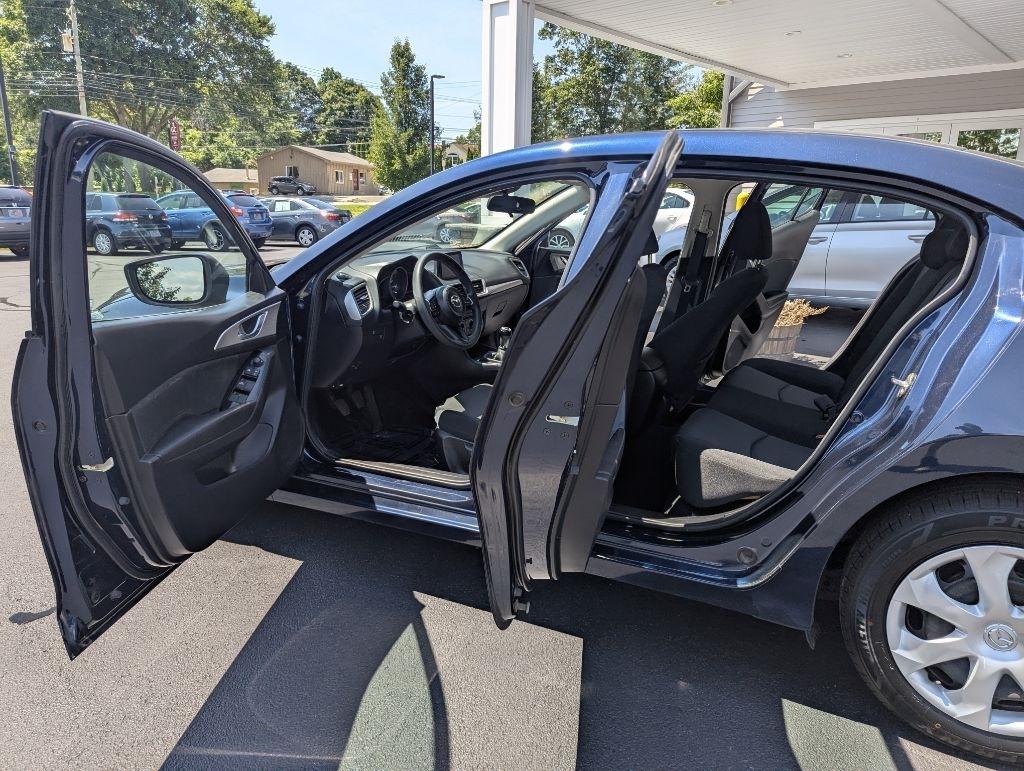 Mazda Mazda3 4-Door Sport Manual 2018