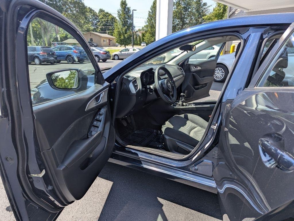 Mazda Mazda3 4-Door Sport Manual 2018
