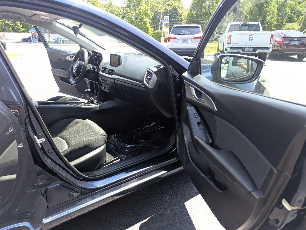 Mazda Mazda3 4-Door Sport Manual 2018