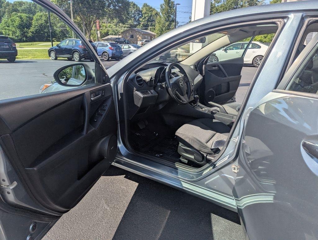 Mazda MAZDA3 4dr Sdn Auto i Touring 2012