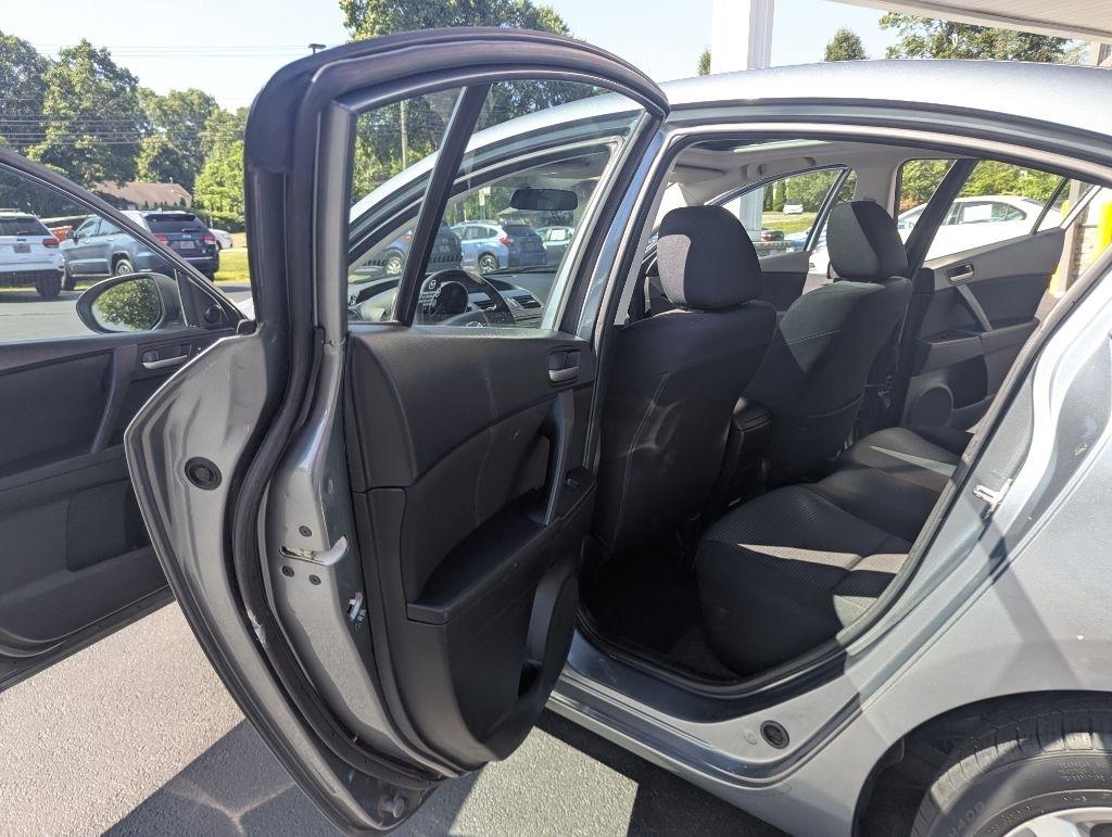 Mazda MAZDA3 4dr Sdn Auto i Touring 2012