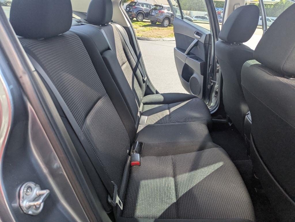 Mazda MAZDA3 4dr Sdn Auto i Touring 2012