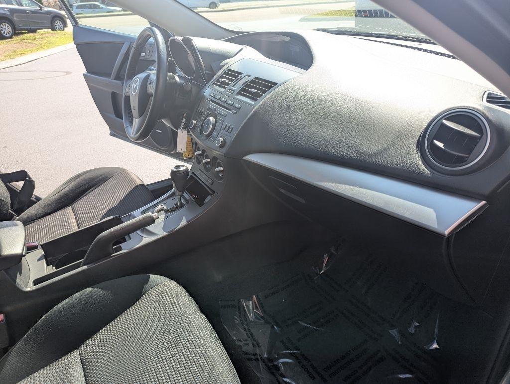 Mazda MAZDA3 4dr Sdn Auto i Touring 2012