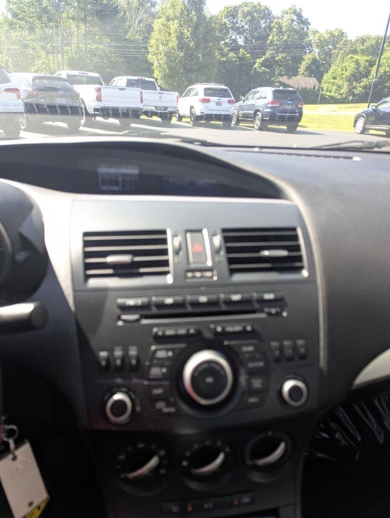 Mazda MAZDA3 4dr Sdn Auto i Touring 2012