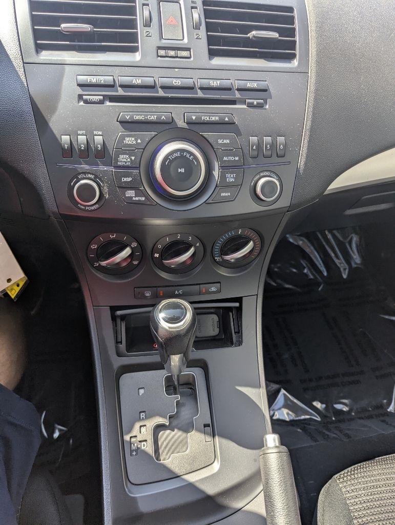 Mazda MAZDA3 4dr Sdn Auto i Touring 2012