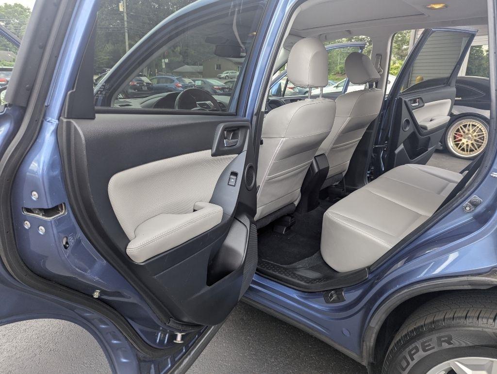 Subaru Forester 4dr CVT 2.5i Limited PZEV 2015