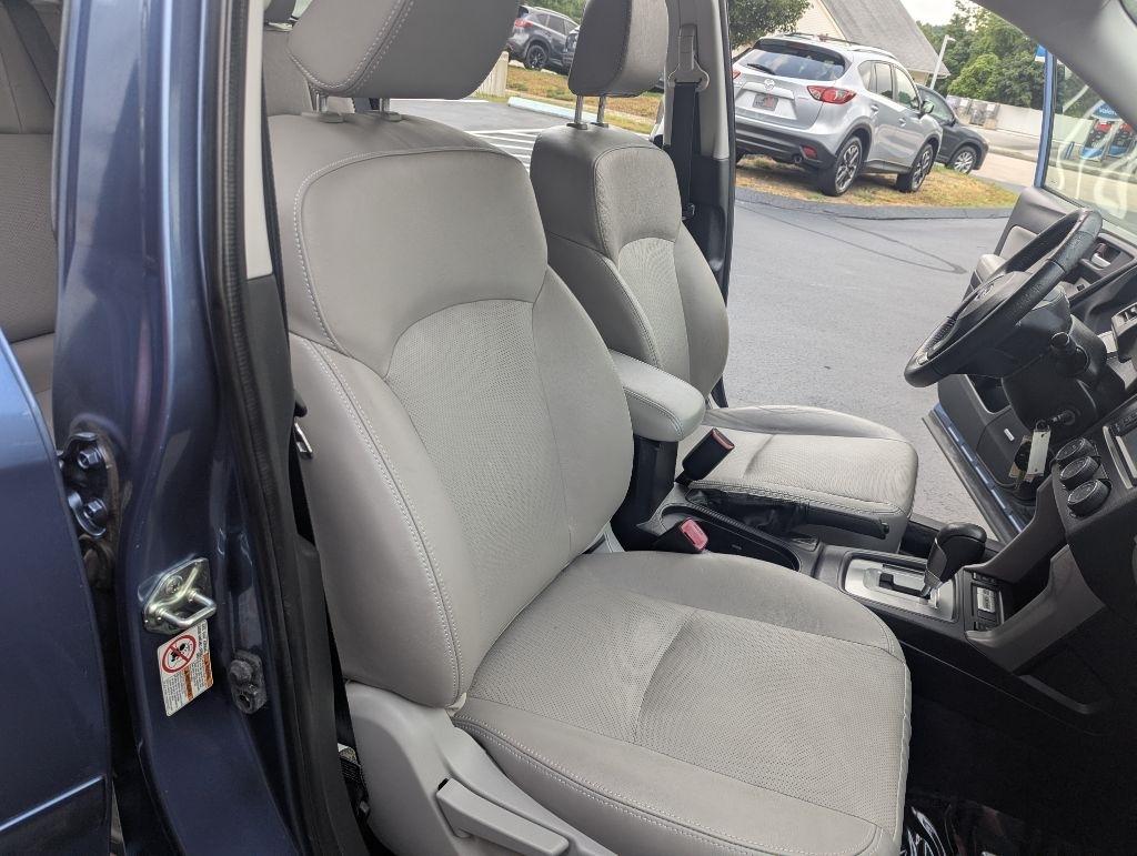 Subaru Forester 4dr CVT 2.5i Limited PZEV 2015