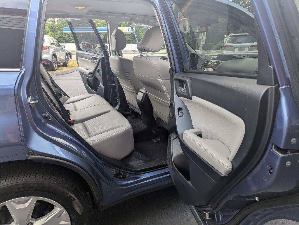 Subaru Forester 4dr CVT 2.5i Limited PZEV 2015