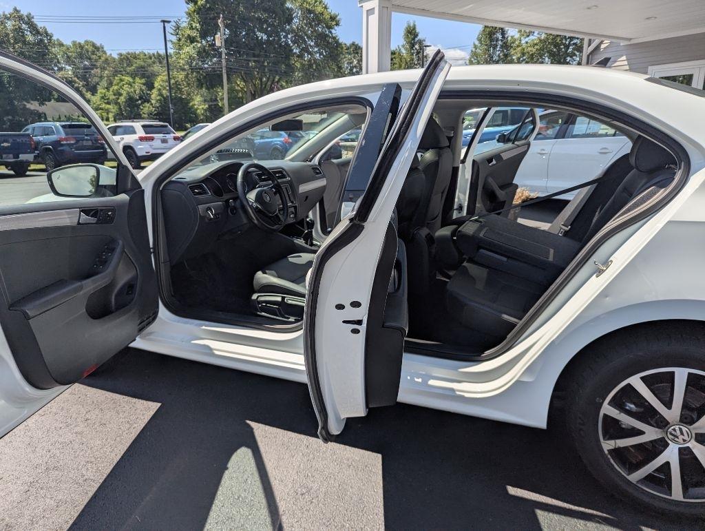 Volkswagen Jetta 1.4T SE Manual 2017