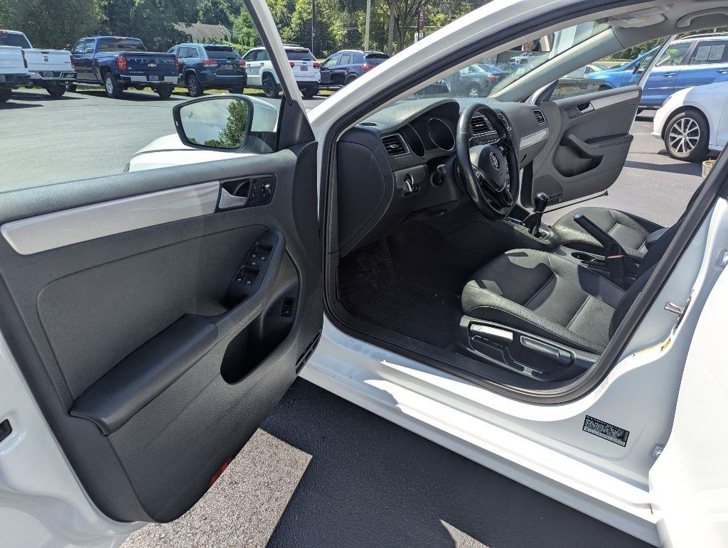 Volkswagen Jetta 1.4T SE Manual 2017
