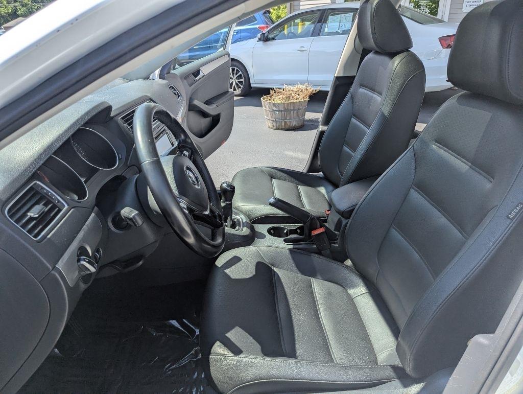 Volkswagen Jetta 1.4T SE Manual 2017