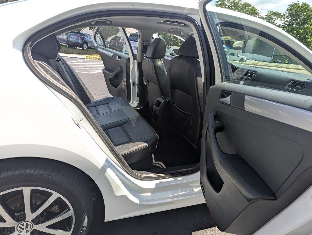 Volkswagen Jetta 1.4T SE Manual 2017