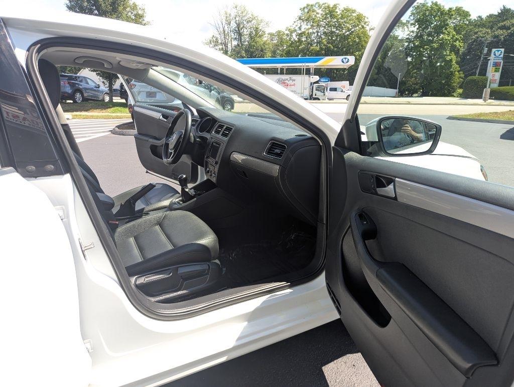 Volkswagen Jetta 1.4T SE Manual 2017