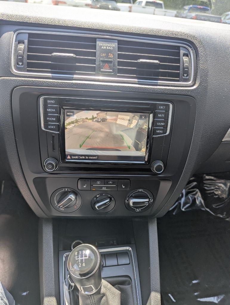Volkswagen Jetta 1.4T SE Manual 2017
