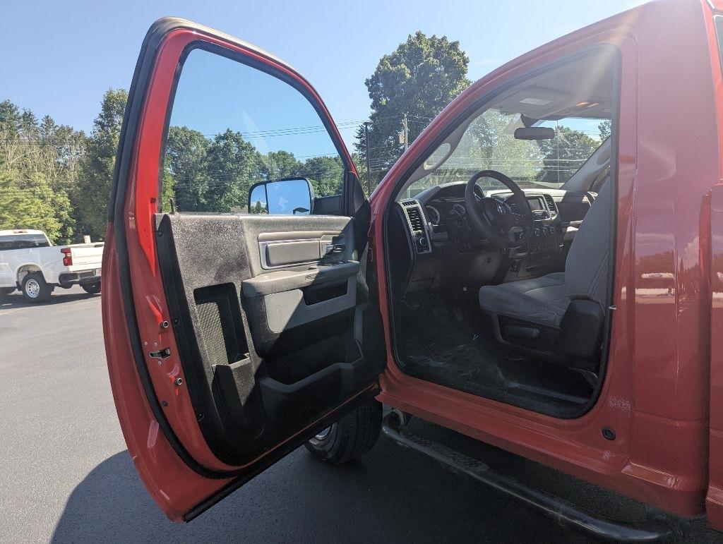 RAM 2500 Tradesman 4x4 Reg Cab 8' Box 2018