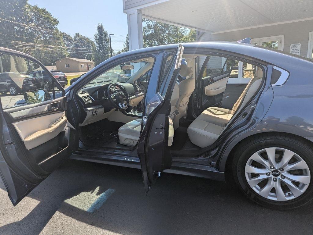 Subaru Legacy 4dr Sdn 2.5i Premium PZEV 2016