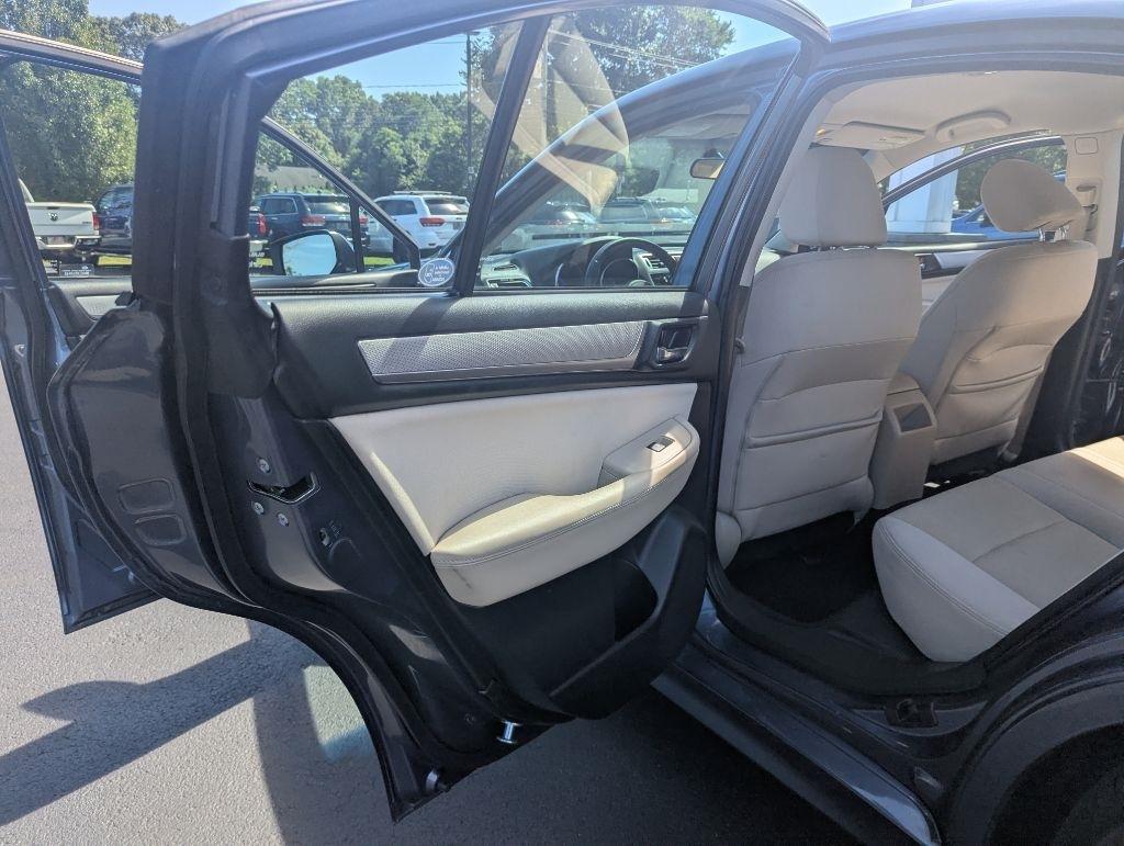 Subaru Legacy 4dr Sdn 2.5i Premium PZEV 2016