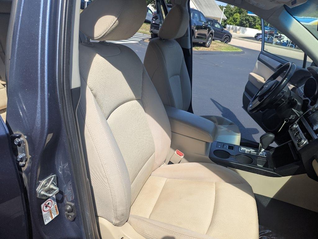 Subaru Legacy 4dr Sdn 2.5i Premium PZEV 2016