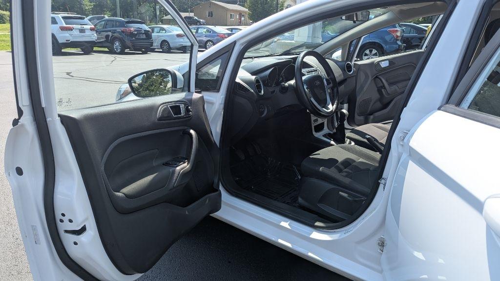 Ford Fiesta 4dr Sdn SE 2014