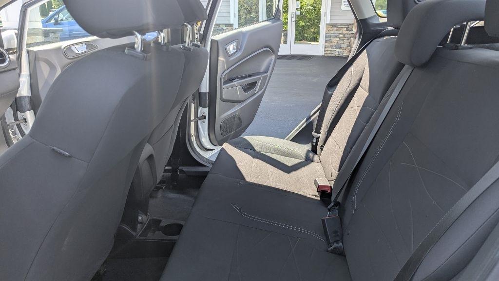 Ford Fiesta 4dr Sdn SE 2014