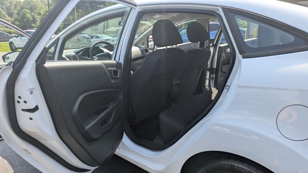 Ford Fiesta 4dr Sdn SE 2014