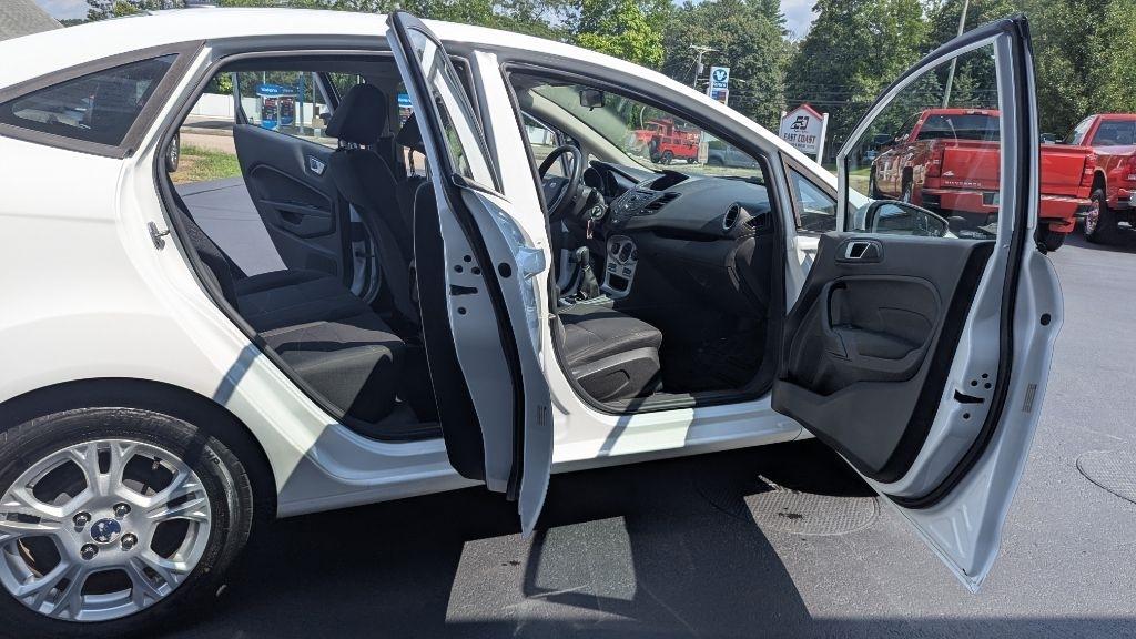 Ford Fiesta 4dr Sdn SE 2014