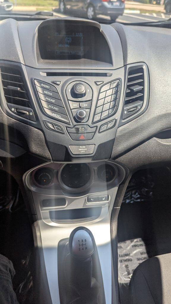 Ford Fiesta 4dr Sdn SE 2014
