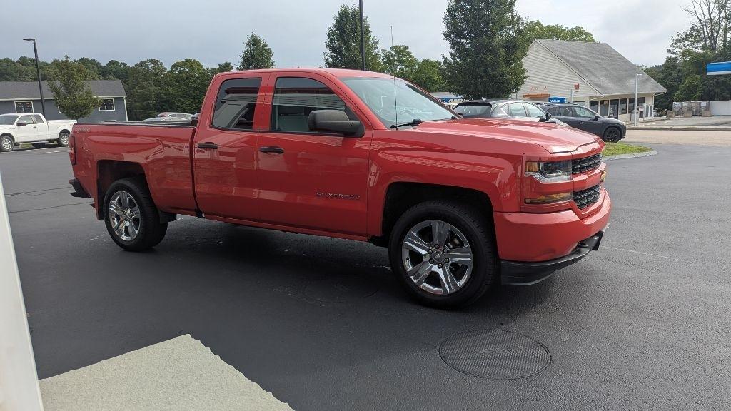 Chevrolet Silverado 1500 4WD Double Cab 143.5" Custom 2017