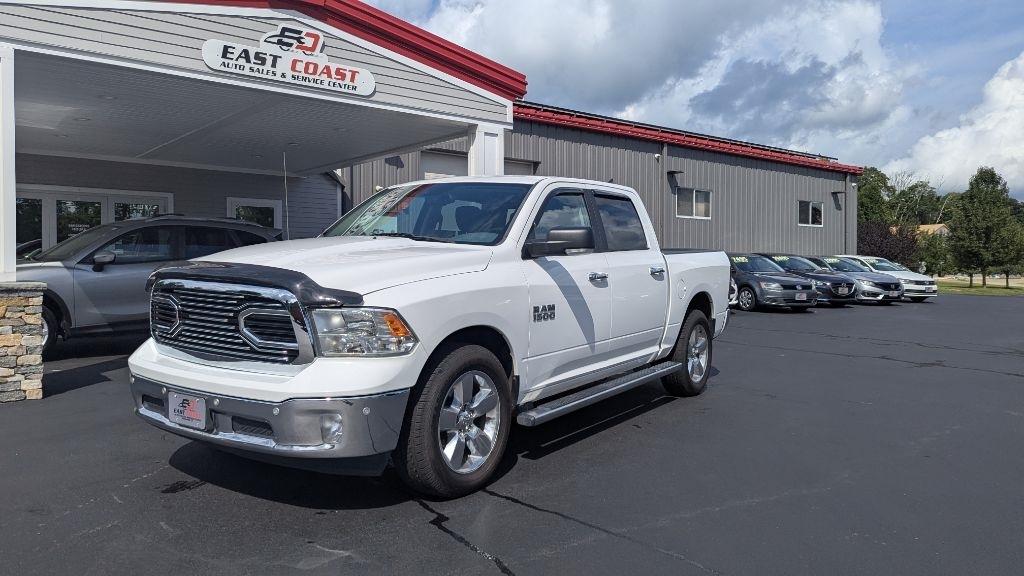 RAM 1500 Big Horn 4x4 Crew Cab 5'7" Box 2017