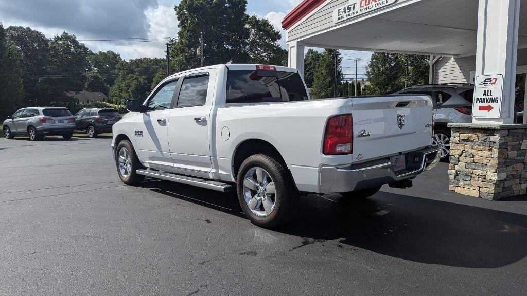RAM 1500 Big Horn 4x4 Crew Cab 5'7" Box 2017