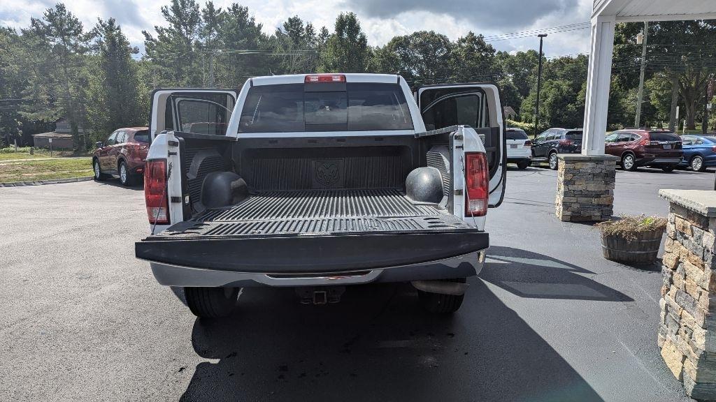 RAM 1500 Big Horn 4x4 Crew Cab 5'7" Box 2017