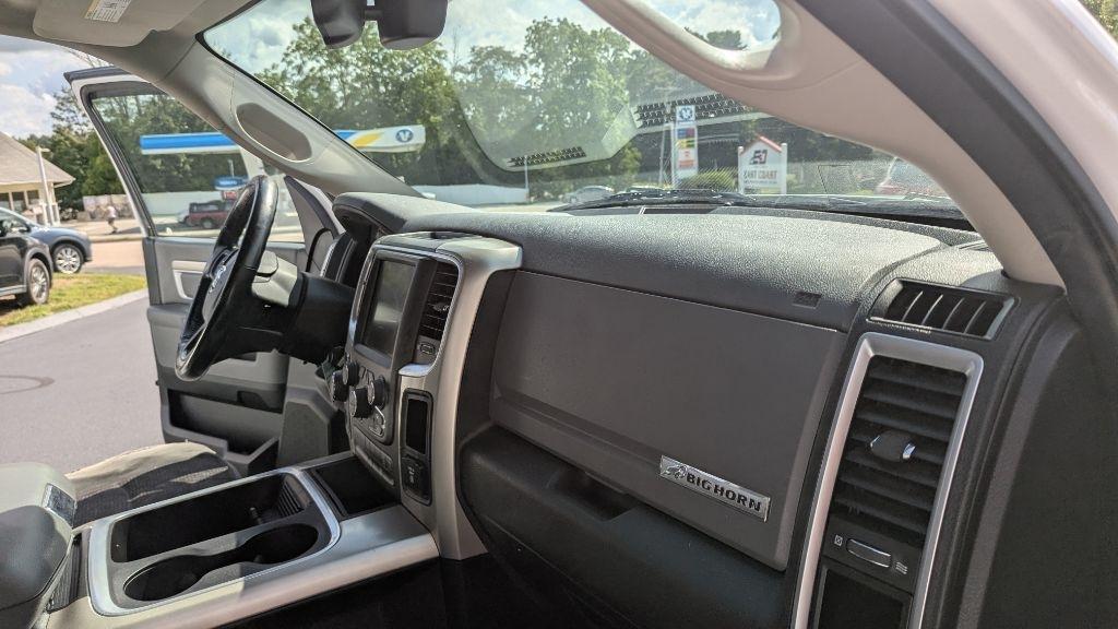 RAM 1500 Big Horn 4x4 Crew Cab 5'7" Box 2017