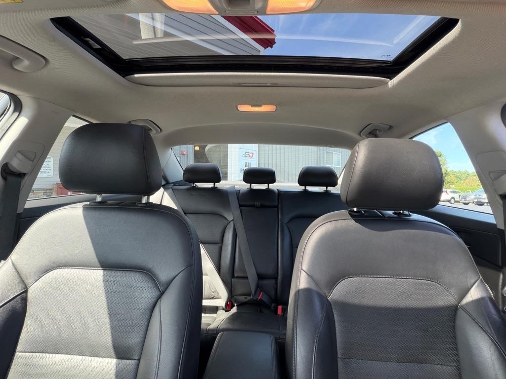 Hyundai Elantra Limited 2.0L Auto PZEV (Alabama) *Ltd Avail* 2017